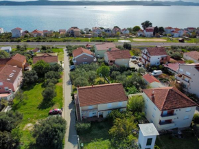 Apartments with a parking space Bibinje, Zadar - 18090